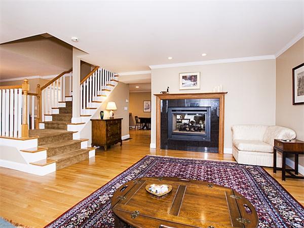 18 Carleton Road Waltham, MA 02451 - Photo 2 of 25 Gallery Image 2