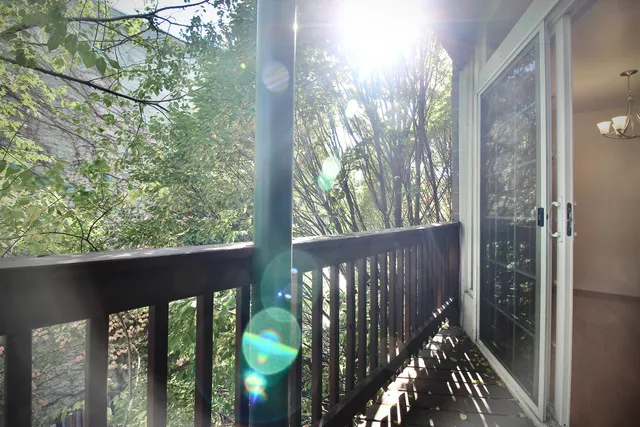 $2,325 | 1645 North Clybourn Avenue, Unit 2R, Chicago, IL 60614