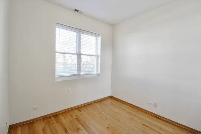 $2,325 | 1645 North Clybourn Avenue, Unit 2R, Chicago, IL 60614