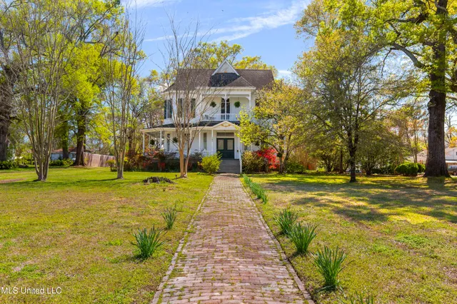 $229,500 | 140 East Semmes Street, Canton, MS 39046