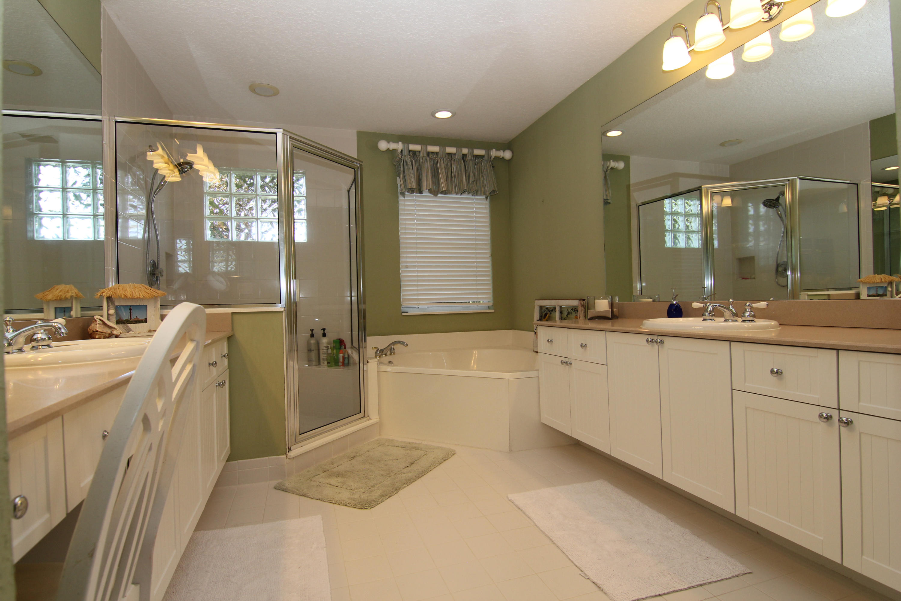 18567 Harbor Light Way Boca Raton, FL 33498 - Photo 19 of 31 Master Bath