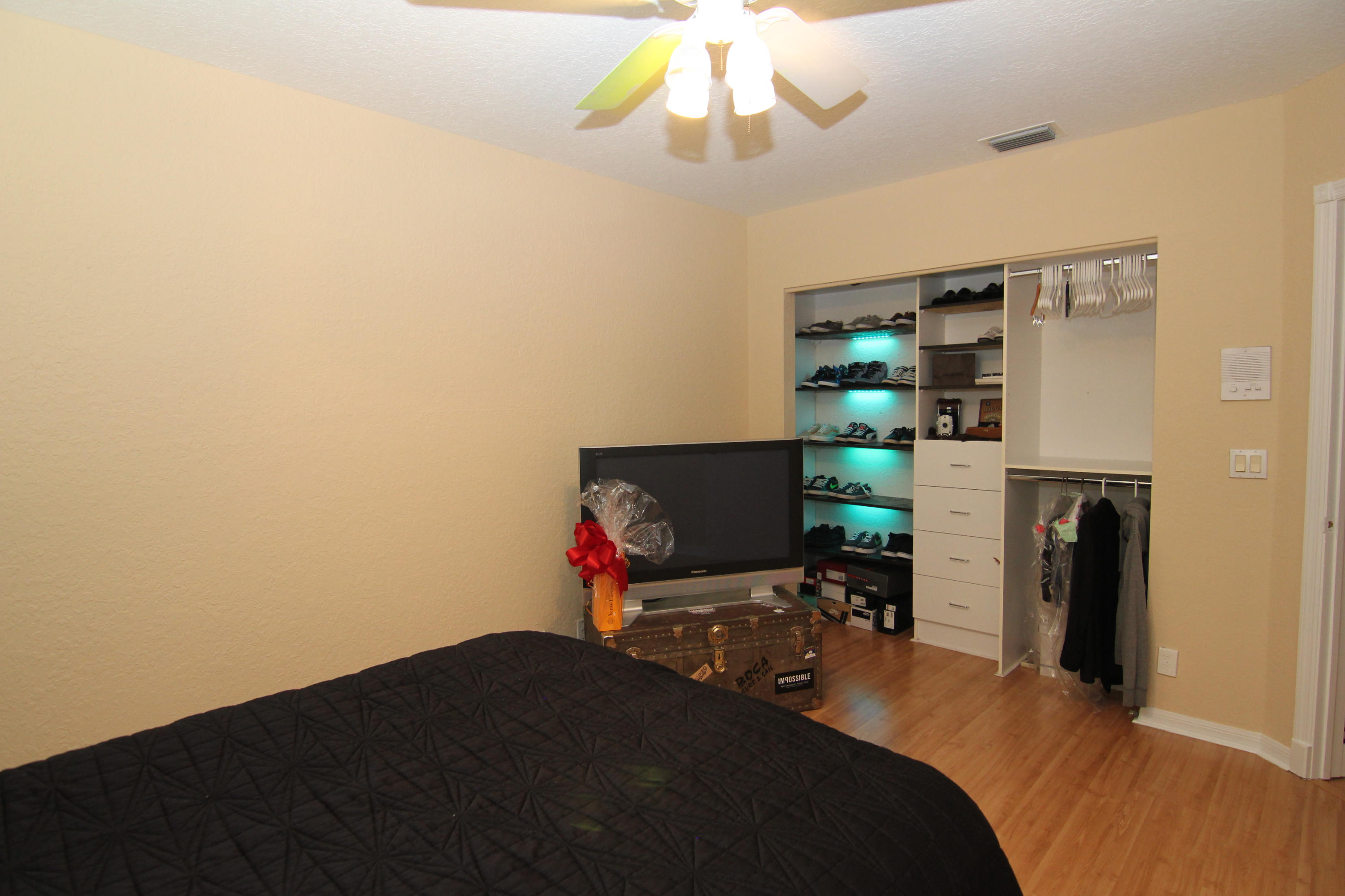 18567 Harbor Light Way Boca Raton, FL 33498 - Photo 24 of 31 2nd Floor Bedroom - Custom Closet