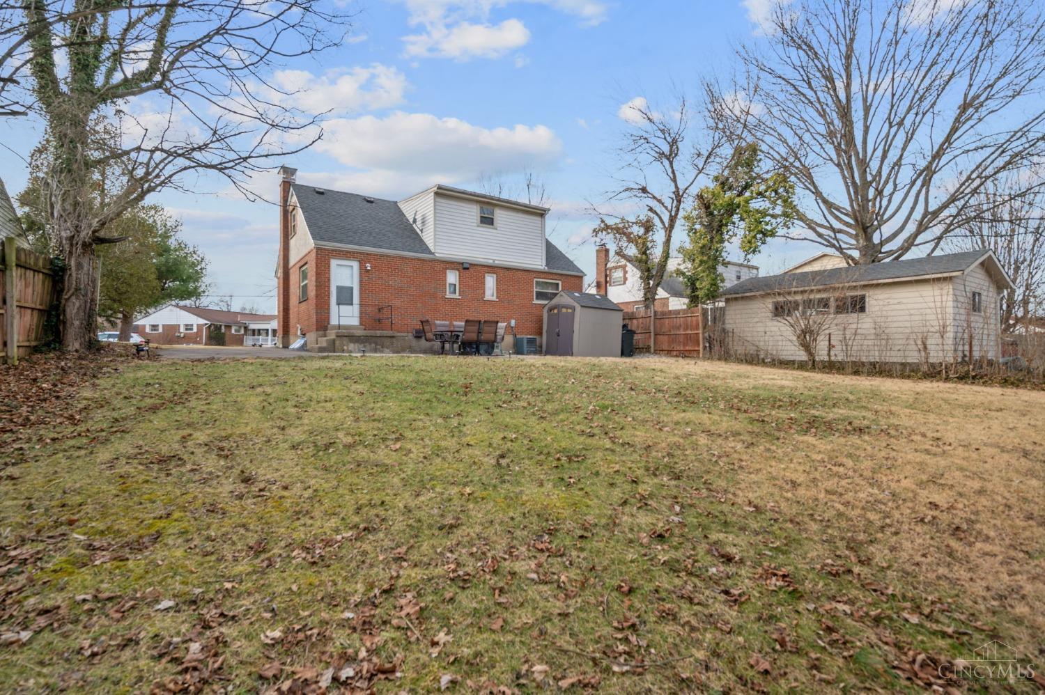 9288 Ranchill Drive Cincinnati, OH 45231 - Photo 34 of 36 Gallery Image 34