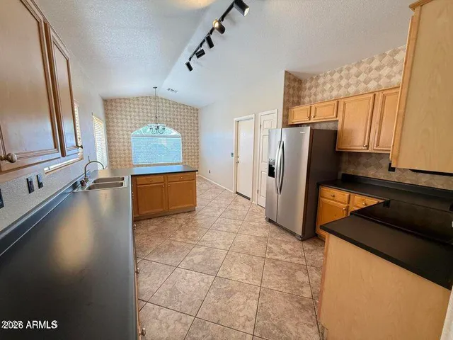 $2,100 | 3518 West Charlotte Drive, Glendale, AZ 85310