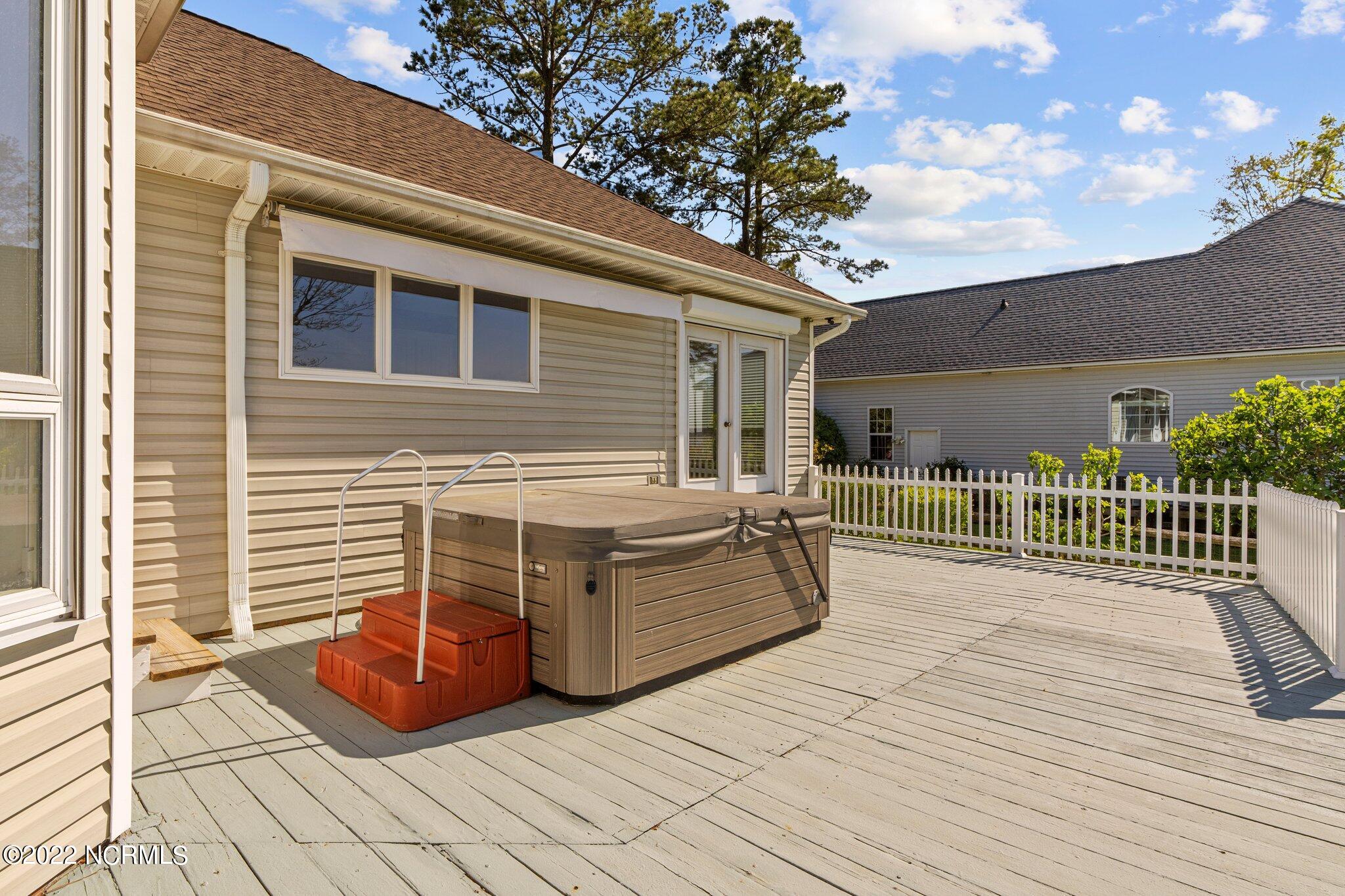 118 Moores Farm Road Havelock, NC 28532 - Photo 35 of 56 Hot Tub conveys