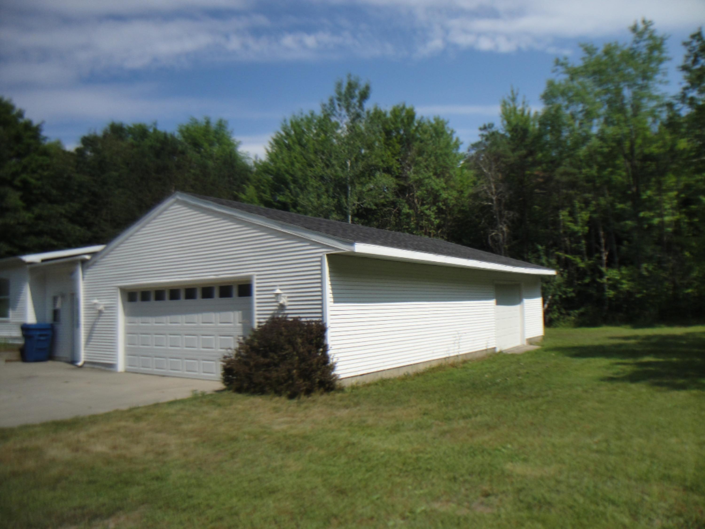 5282 East Sternberg Road Fruitport, MI 49415 - Photo 2 of 16 5282-16