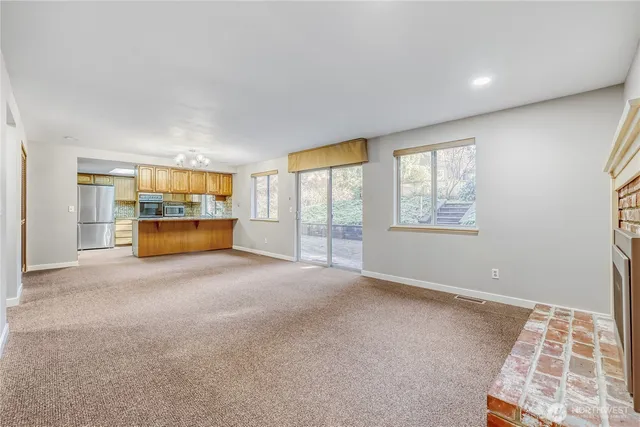 $950,000 | 4223 Northeast 205th Street, Lake Forest Park, WA 98155