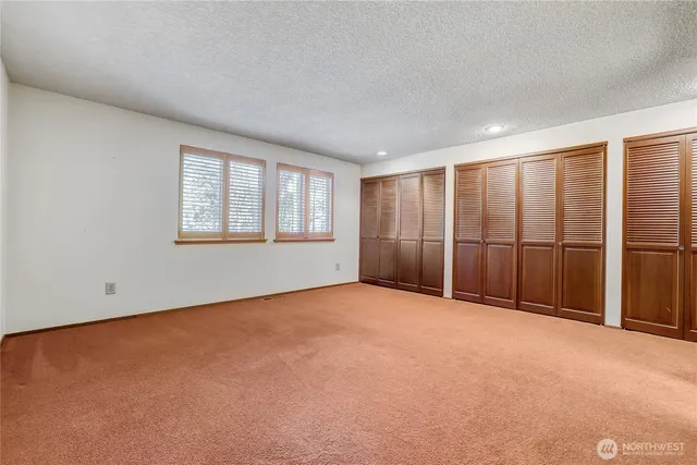 $950,000 | 4223 Northeast 205th Street, Lake Forest Park, WA 98155