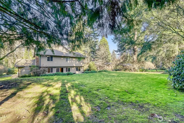 $950,000 | 4223 Northeast 205th Street, Lake Forest Park, WA 98155