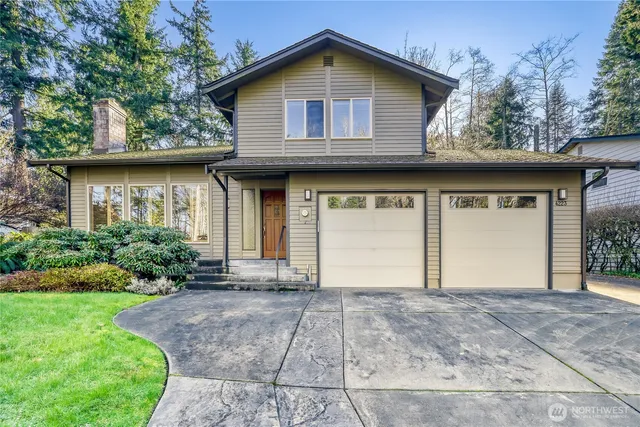 $950,000 | 4223 Northeast 205th Street, Lake Forest Park, WA 98155