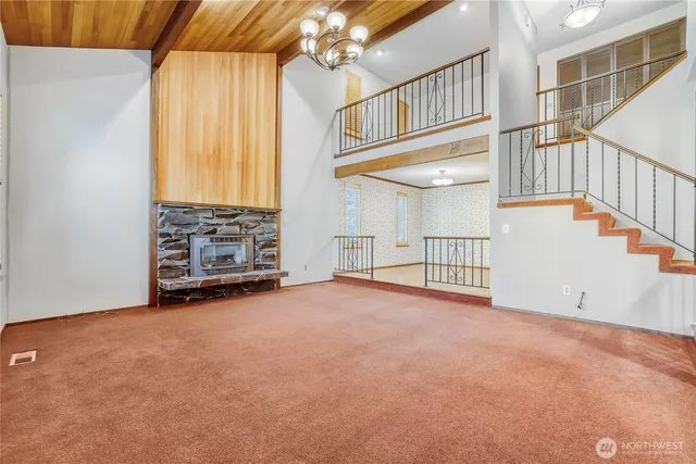 $950,000 | 4223 Northeast 205th Street, Lake Forest Park, WA 98155