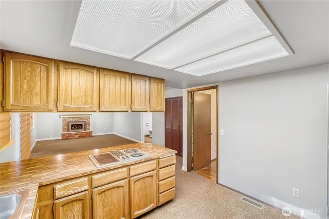 $950,000 | 4223 Northeast 205th Street, Lake Forest Park, WA 98155