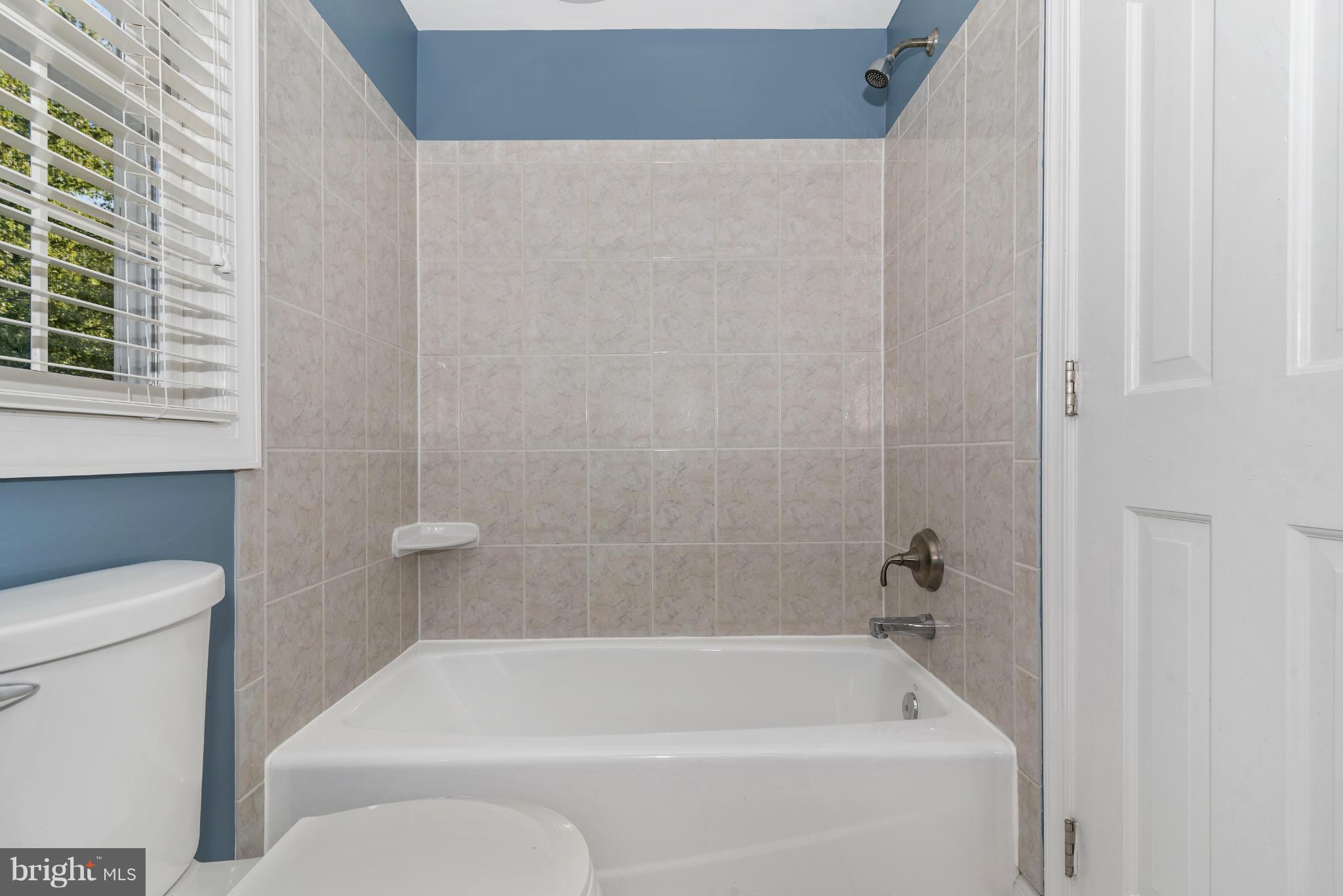 6587 Hemlock Point Road New Market, MD 21774 - Photo 22 of 30 Upper level full bathroom