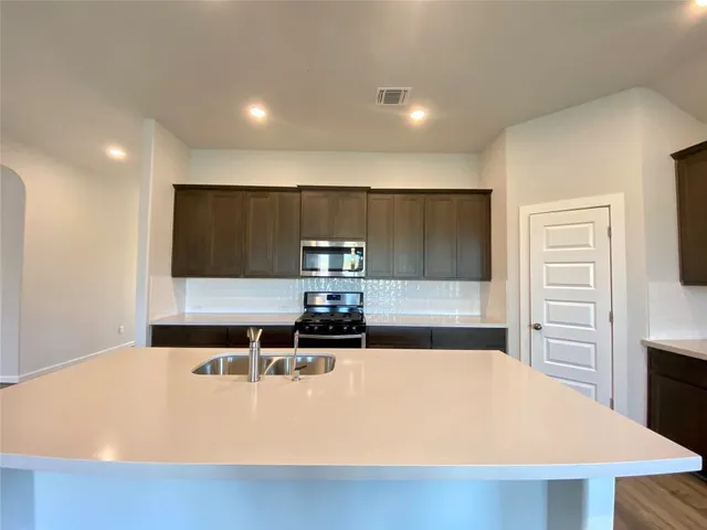 $2,500 | 110 Joseph Hawkins Lane, Bastrop, TX 78602