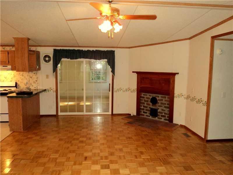876 Goshen Road Waldoboro, ME 04572 - Photo 3 of 12 Living Room.