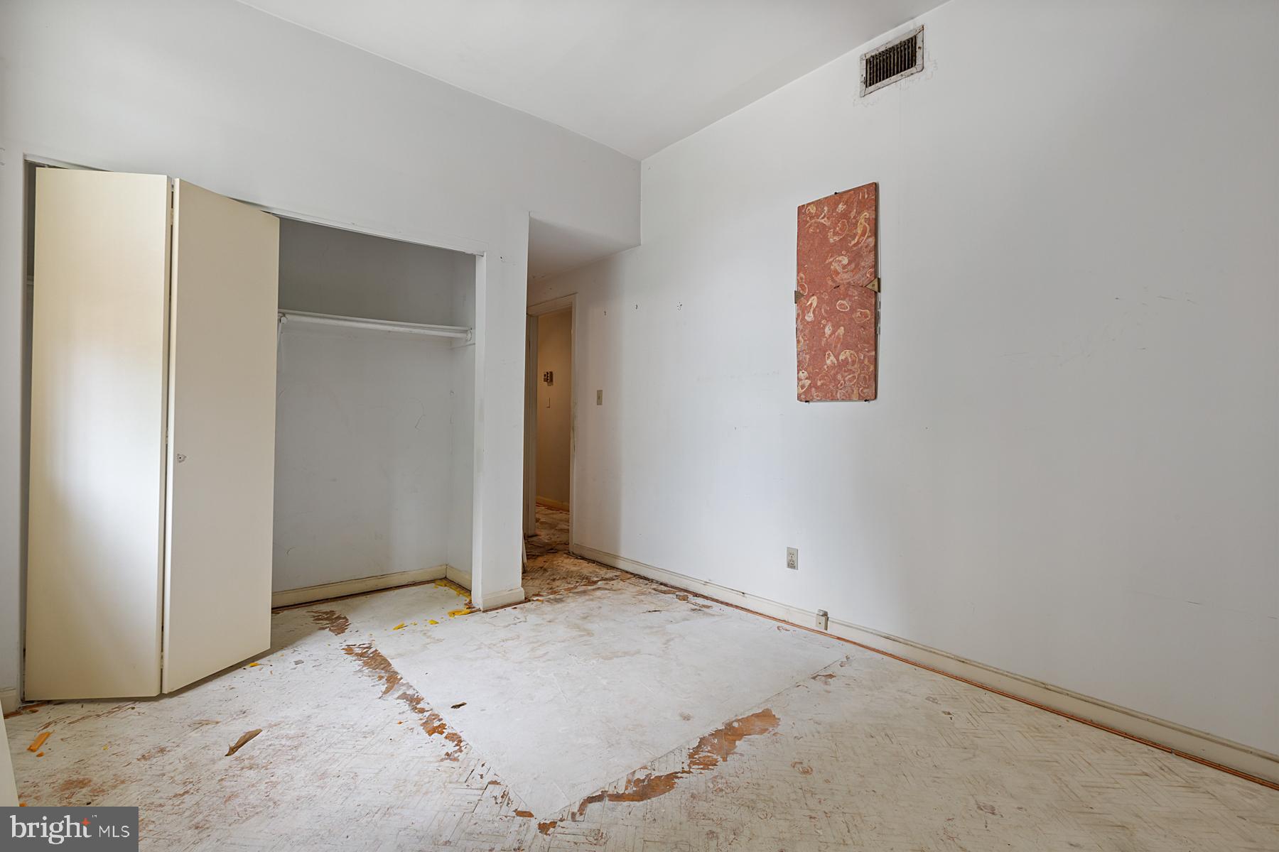 1669 Columbia Road Northwest, Unit 113 Washington, DC 20009 - Photo 17 of 25 Primary Bedroom