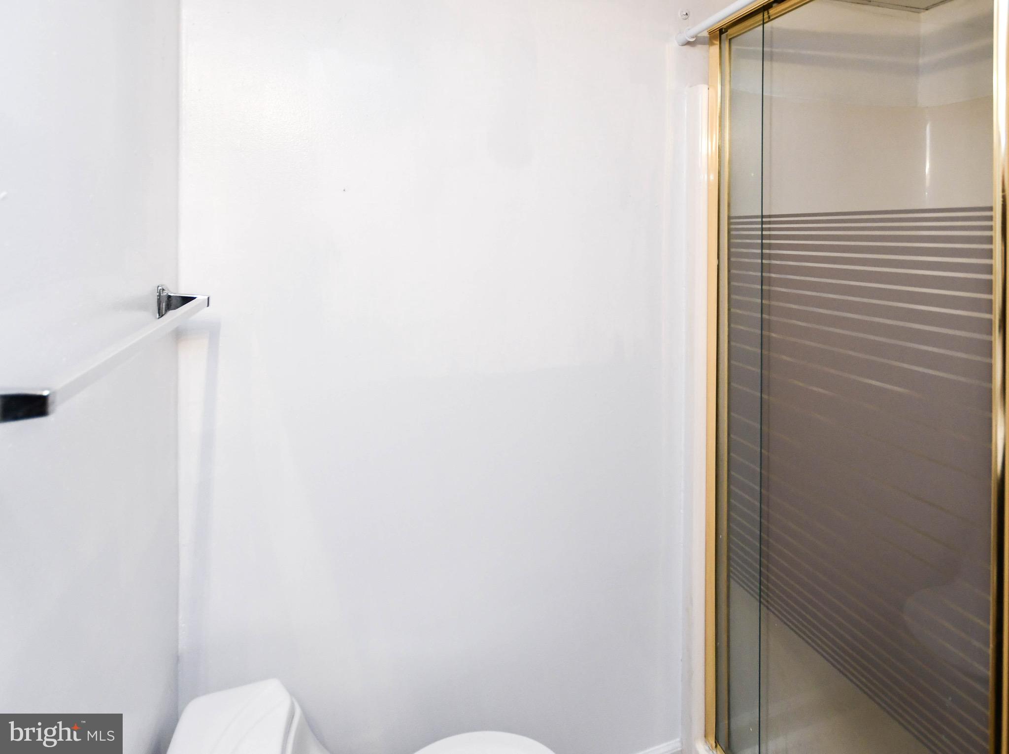 12411 Sturdee Drive Upper Marlboro, MD 20772 - Photo 18 of 39 a bathroom with a sink