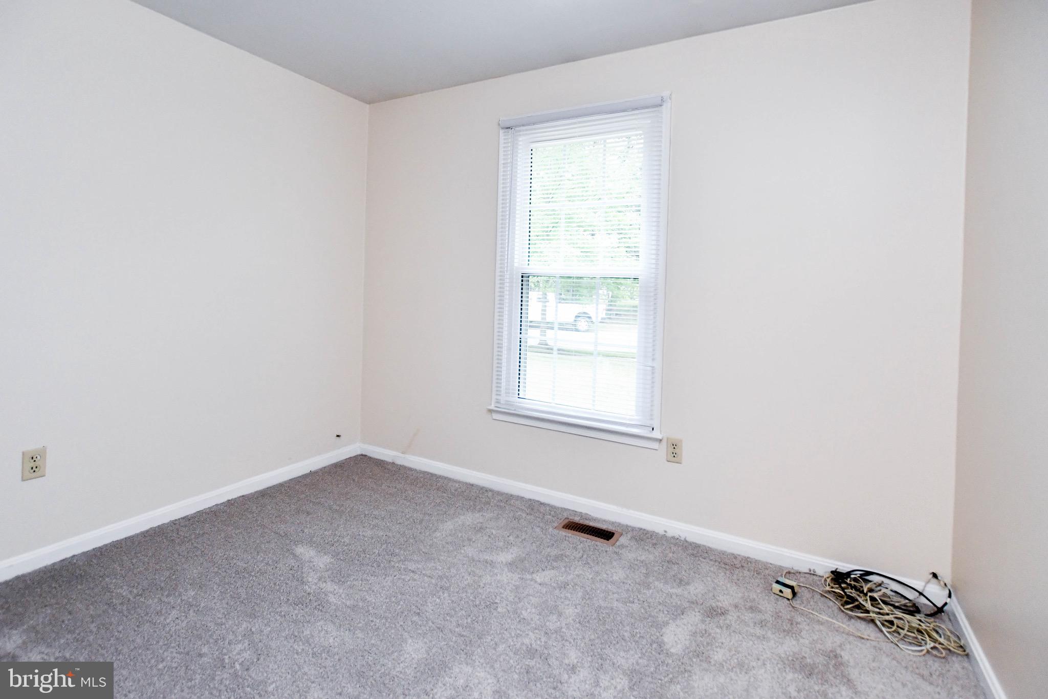 12411 Sturdee Drive Upper Marlboro, MD 20772 - Photo 20 of 39 an empty room with a window