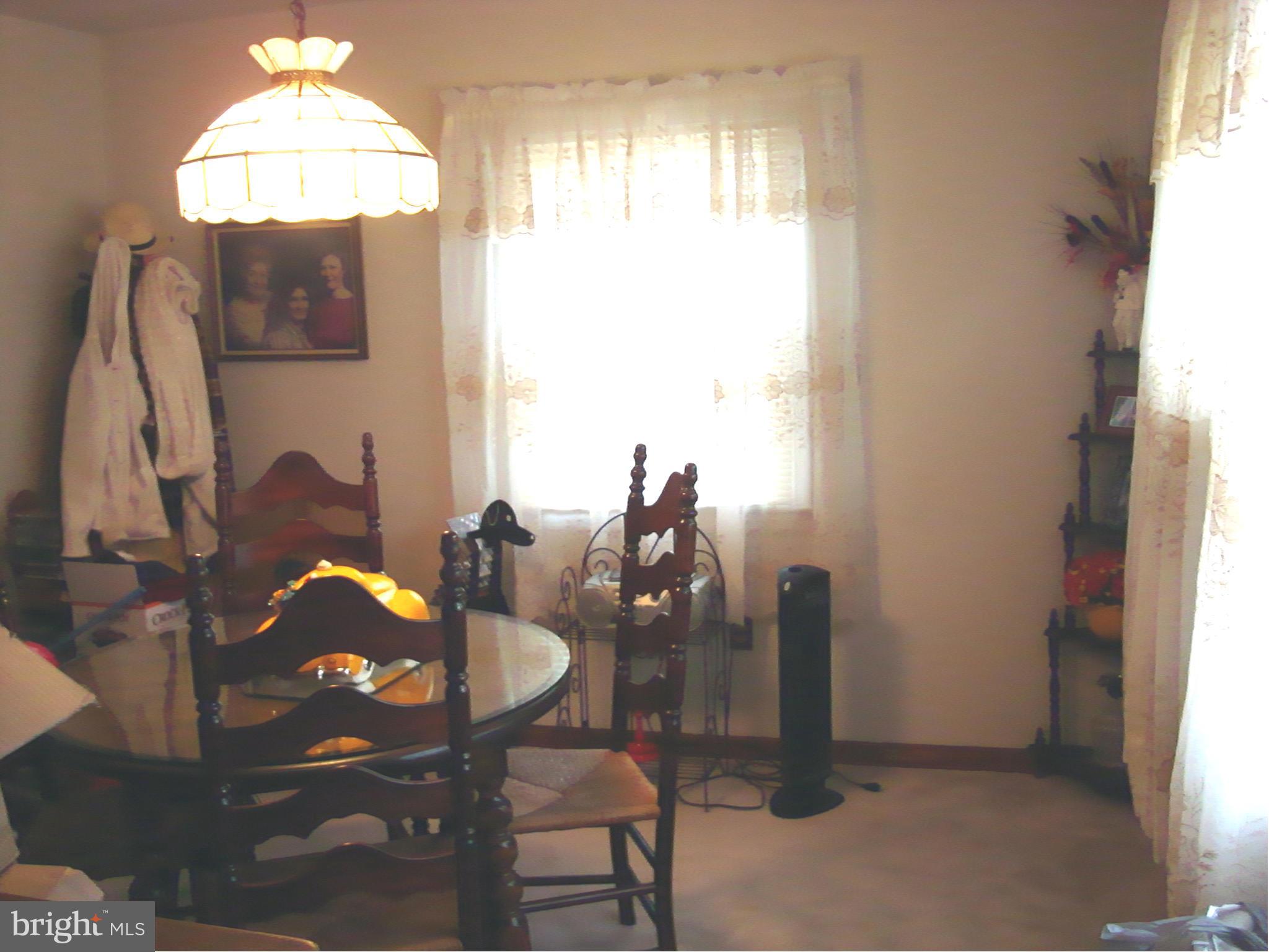 206 Holy Cross Road Baltimore, MD 21225 - Photo 5 of 12 Dining Room