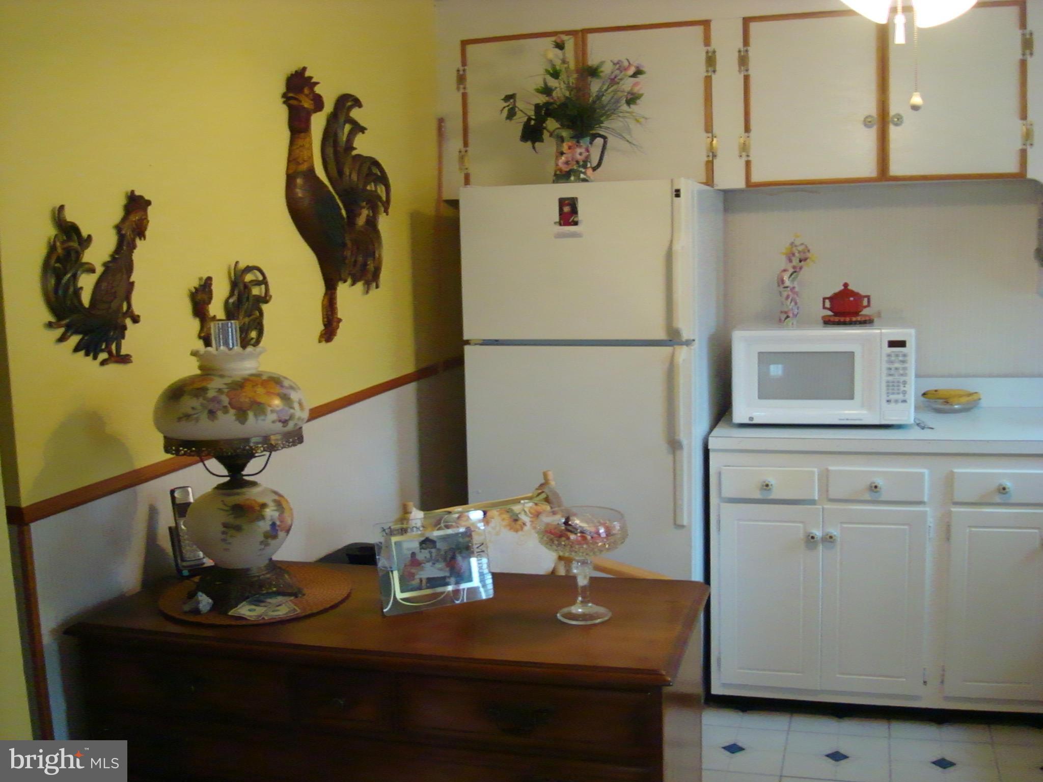 206 Holy Cross Road Baltimore, MD 21225 - Photo 6 of 12 Kitchen