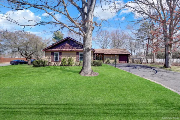 $649,999 | 1369 Sycamore Avenue, Bohemia, NY 11716