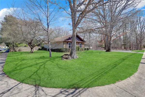$649,999 | 1369 Sycamore Avenue, Bohemia, NY 11716