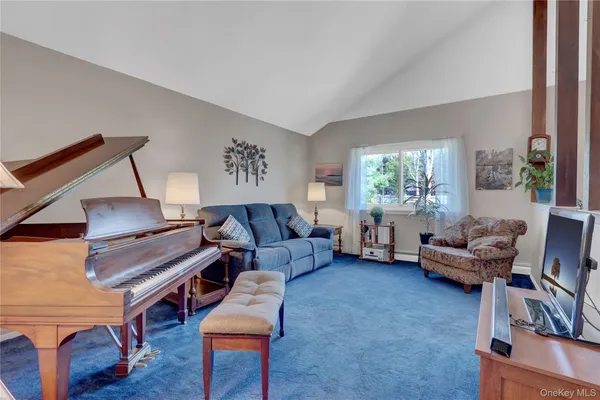 $649,999 | 1369 Sycamore Avenue, Bohemia, NY 11716