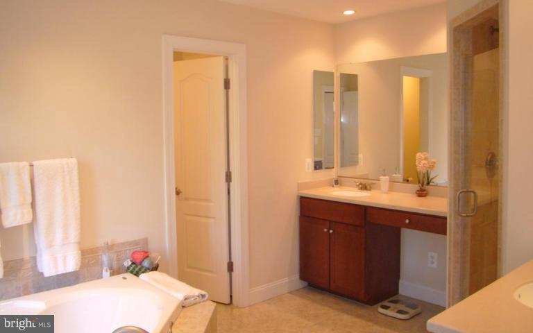 6906 Strata Street McLean, VA 22101 - Photo 23 of 30 Master Bath