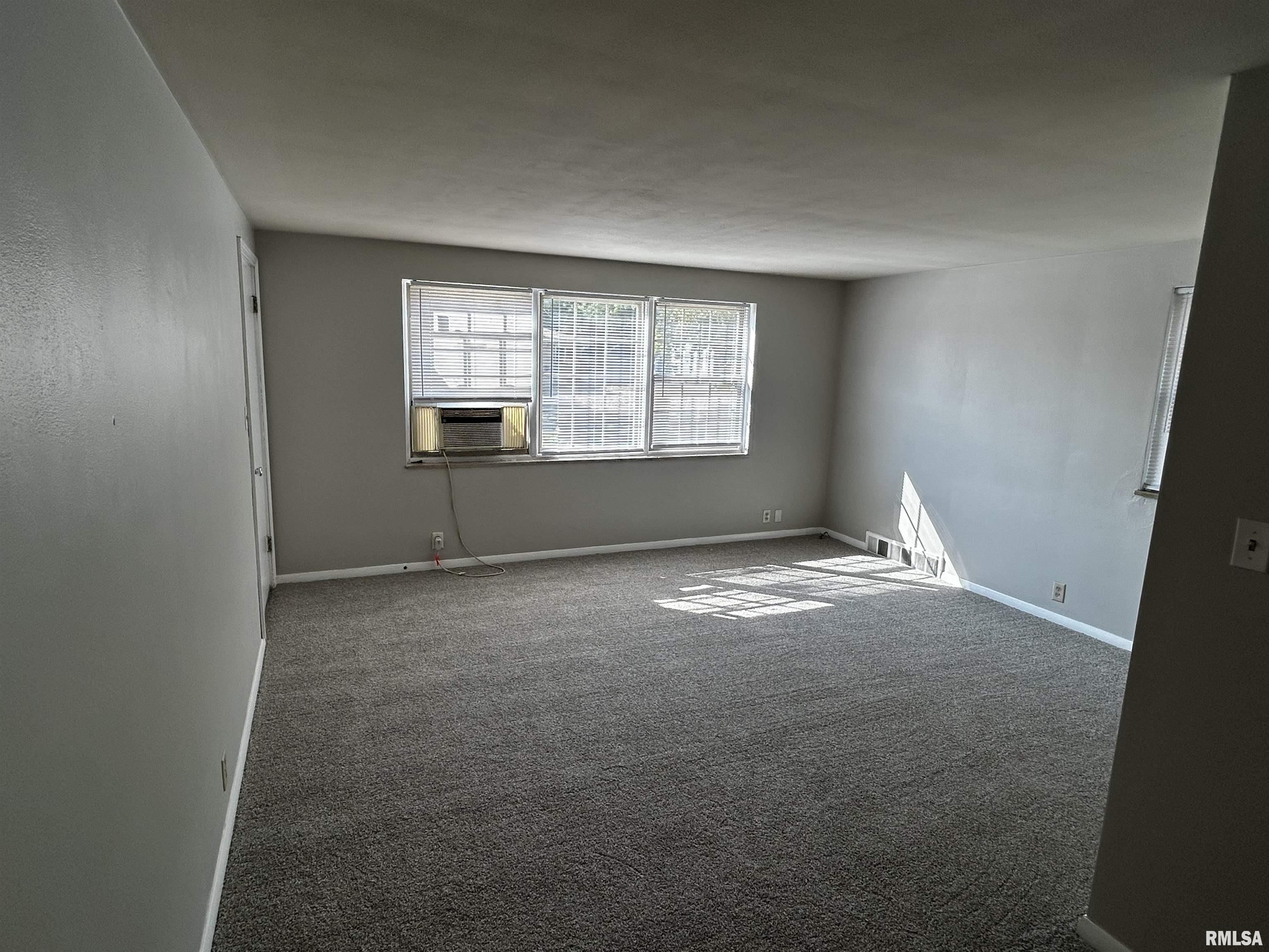 715 West Ridge Road, Unit 1 Peoria, IL 61614 - Photo 4 of 9