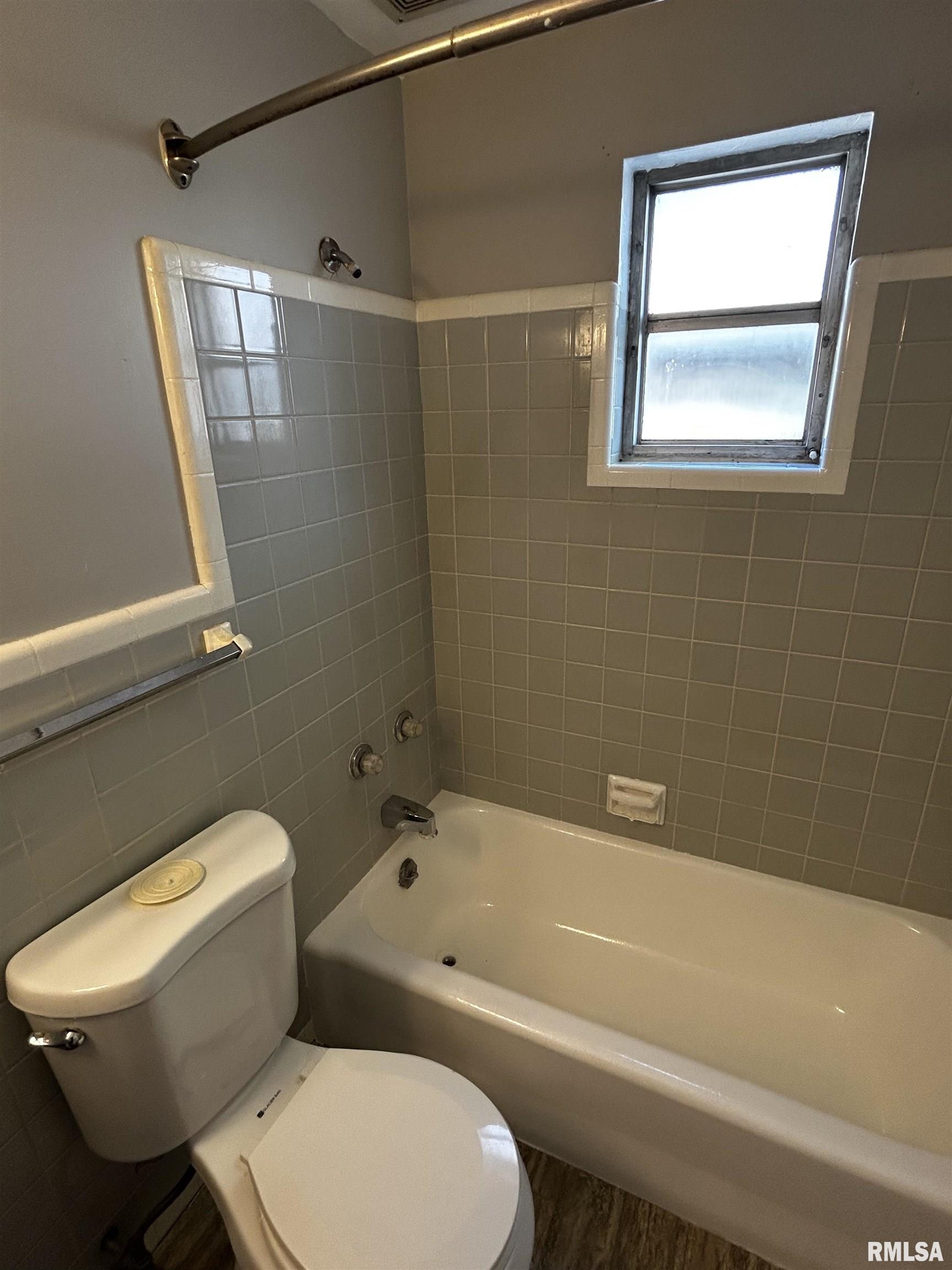 715 West Ridge Road, Unit 1 Peoria, IL 61614 - Photo 5 of 9