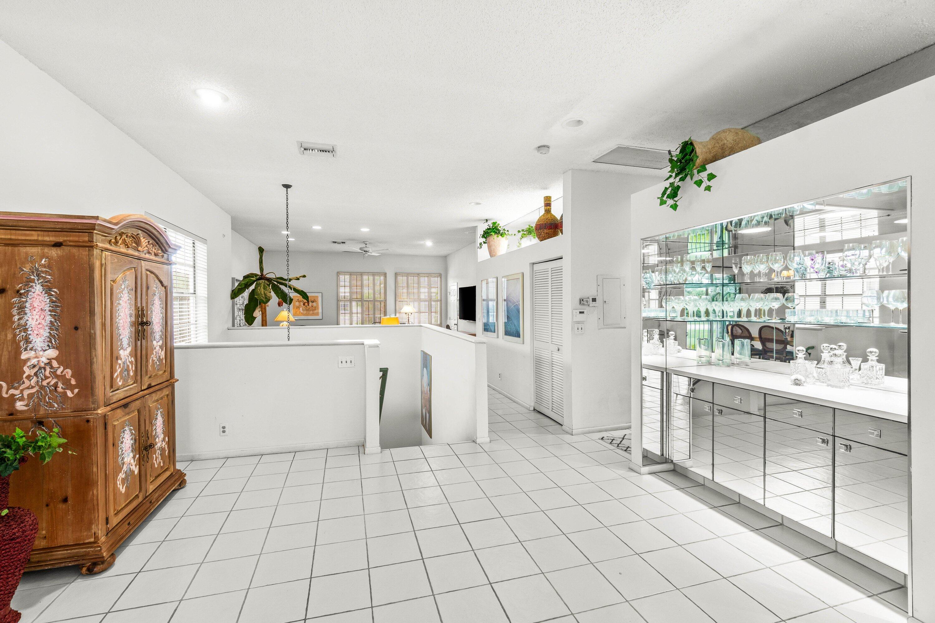 5184 Lake Catalina Drive, Unit D Boca Raton, FL 33496 - Photo 6 of 54 Bar