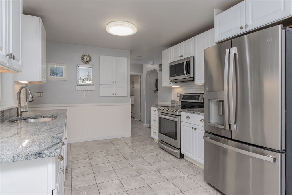 56 Riverneck Road Chelmsford, MA 01824 - Photo 4 of 23 Gallery Image 4