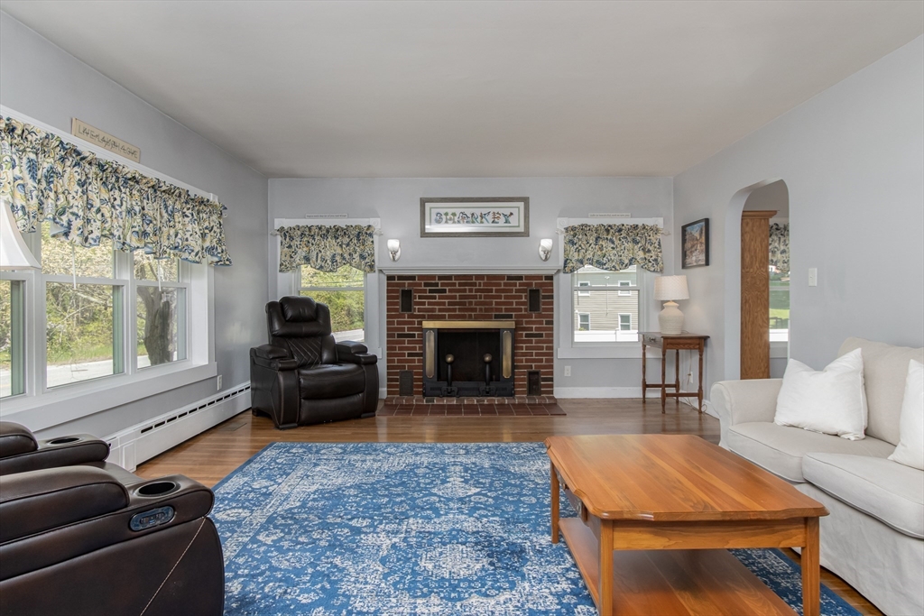56 Riverneck Road Chelmsford, MA 01824 - Photo 8 of 23 Gallery Image 8