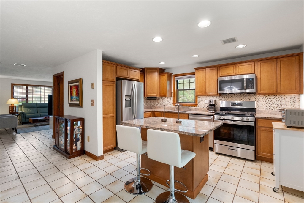 195 Falmouth Road, Unit 10 Mashpee, MA 02649 - Photo 3 of 31