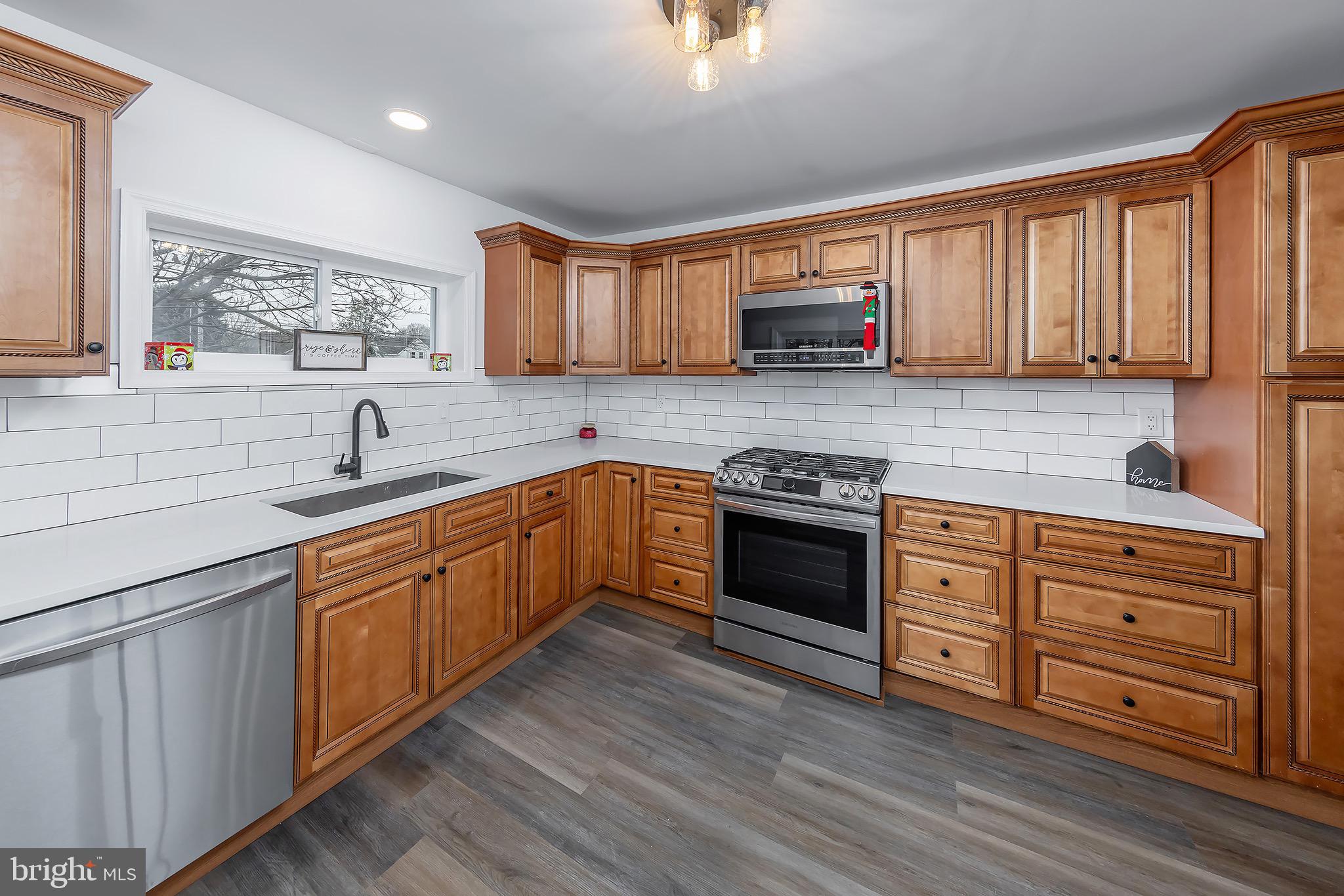 1160 Berkley Road Gibbstown, NJ 08027 - Photo 5 of 28 Gallery Image 5