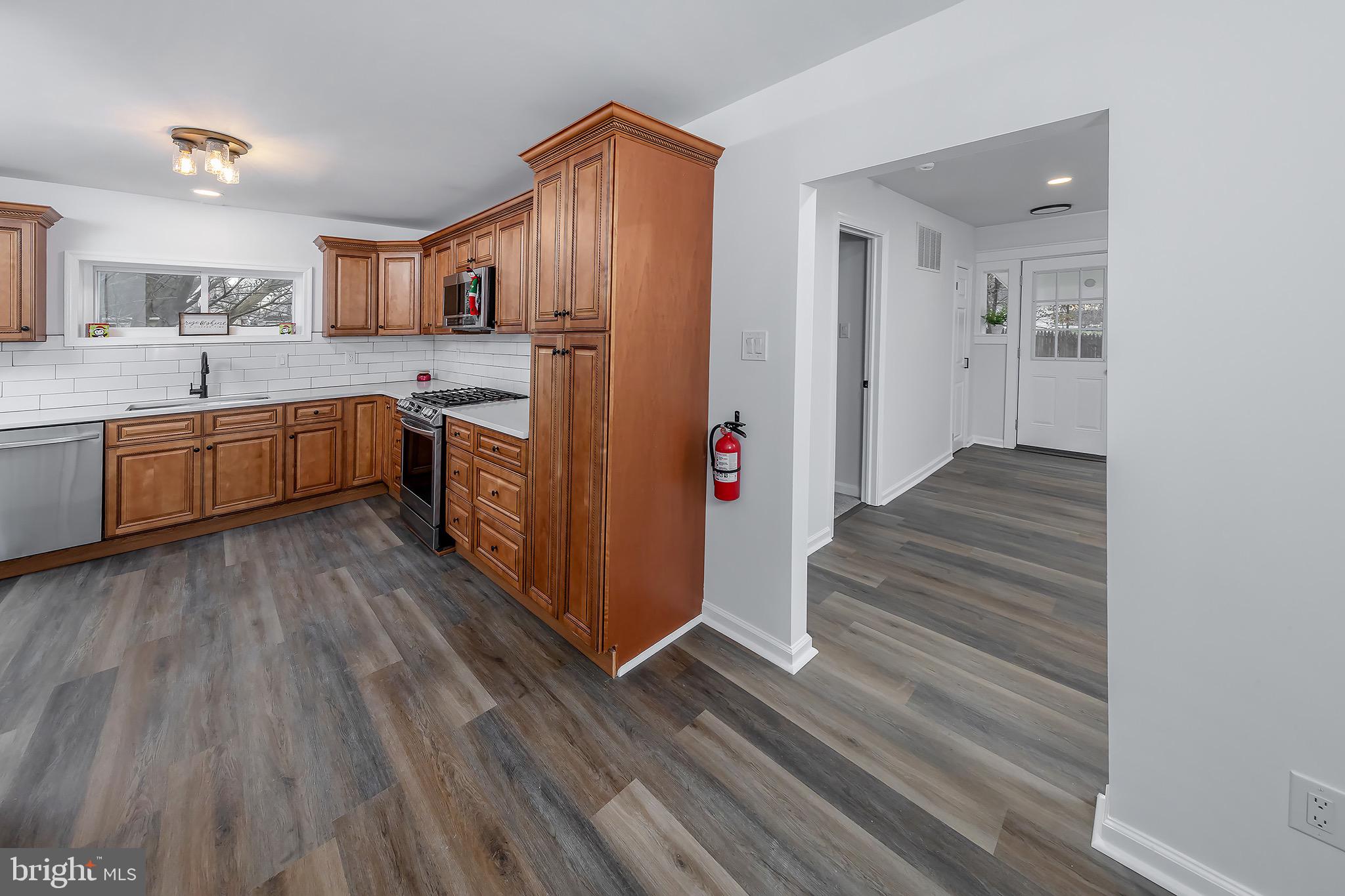 1160 Berkley Road Gibbstown, NJ 08027 - Photo 7 of 28 Gallery Image 7