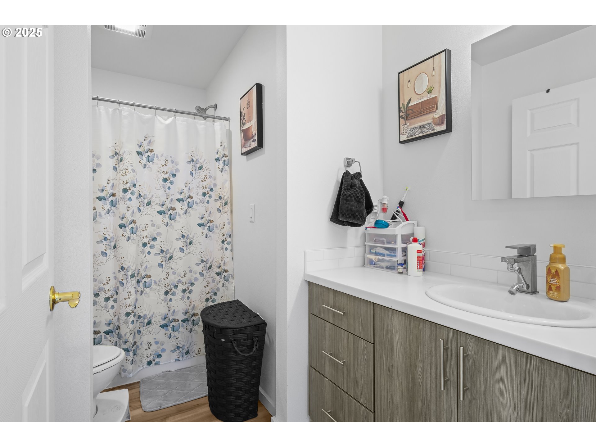 13425 Southeast Foster Road, Unit 40 Portland, OR 97236 - Photo 11 of 14 a kitchen with a refrigerator and a sink