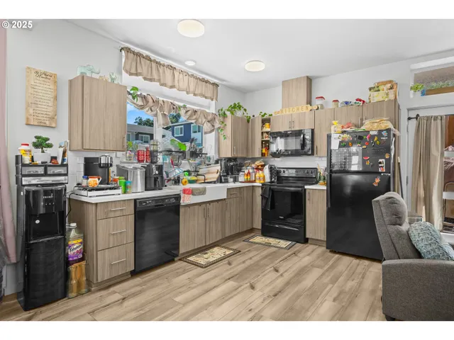 $300,460 | 13425 Southeast Foster Road, Unit 40, Portland, OR 97236