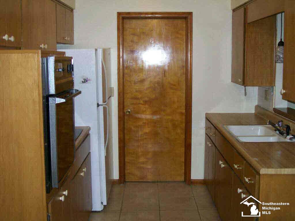 602 West Dean Road Temperance, MI 48182 - Photo 10 of 24 Gallery Image 10