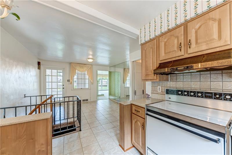 267 Coraopolis Road Coraopolis, PA 15108 - Photo 11 of 25 Gallery Image 11