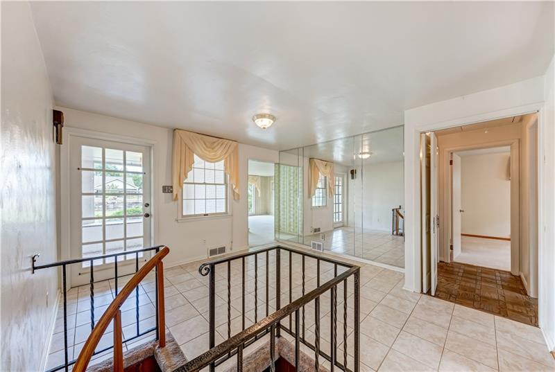 267 Coraopolis Road Coraopolis, PA 15108 - Photo 12 of 25 Gallery Image 12