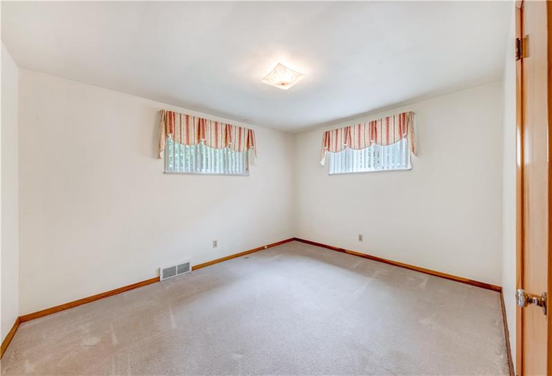 267 Coraopolis Road Coraopolis, PA 15108 - Photo 16 of 25 Gallery Image 16