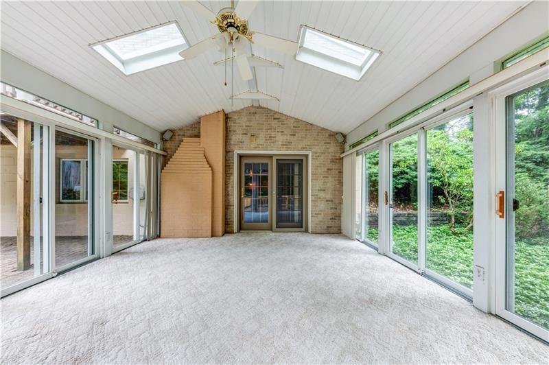 267 Coraopolis Road Coraopolis, PA 15108 - Photo 24 of 25 Gallery Image 24