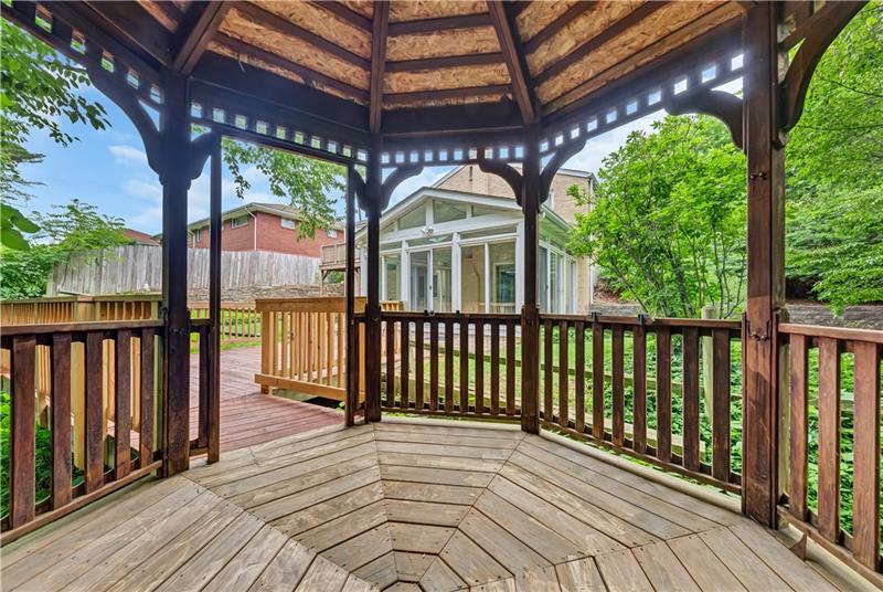 267 Coraopolis Road Coraopolis, PA 15108 - Photo 6 of 25 Gallery Image 6