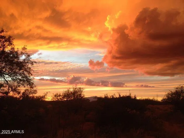 a view of a sky view