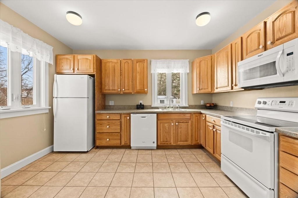 88 Arnold Road North Attleboro, MA 02760 - Photo 5 of 38