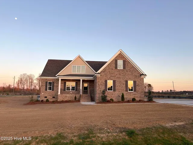 $399,900 | 7553 Sweetwater Drive, Nashville, NC 27856