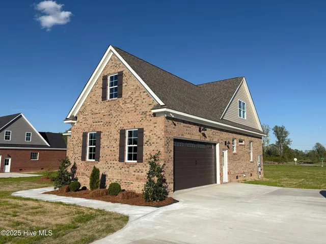 $399,900 | 7553 Sweetwater Drive, Nashville, NC 27856