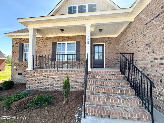 $399,900 | 7553 Sweetwater Drive, Nashville, NC 27856