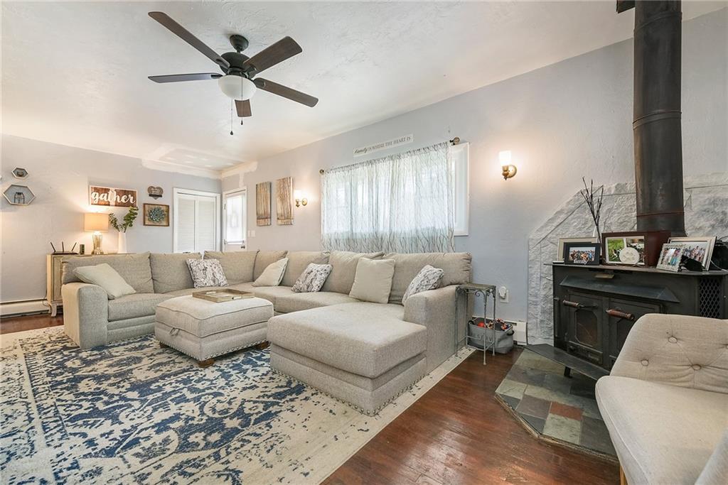 233 Oak Road Gibsonia, PA 15044 - Photo 3 of 25 Gallery Image 3